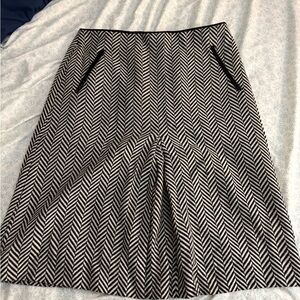 LOFT Black and White A-Line Chevron Skirt